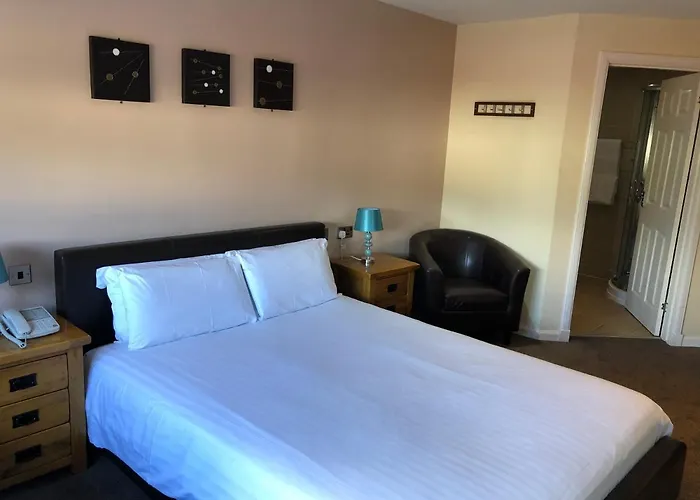 Oyo Douglas Hotel