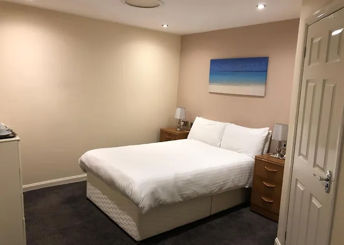 Oyo Douglas Hotel
