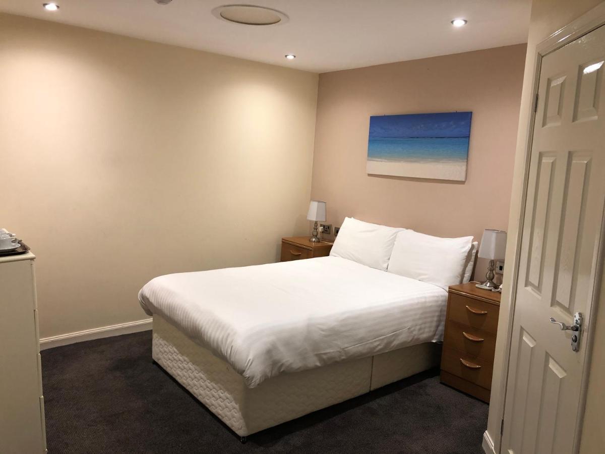Hotel Oyo Douglas 3*