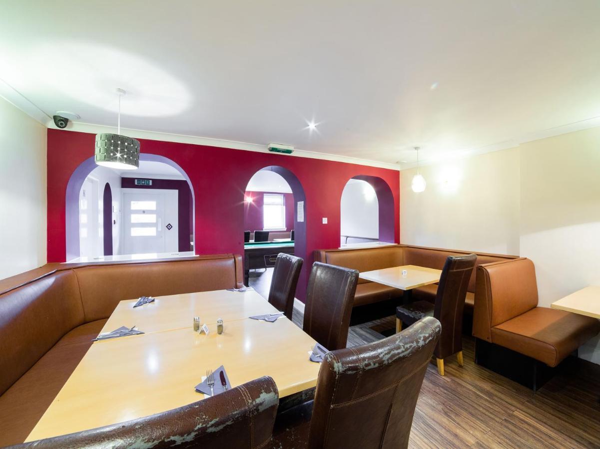 Oyo Douglas Hotel