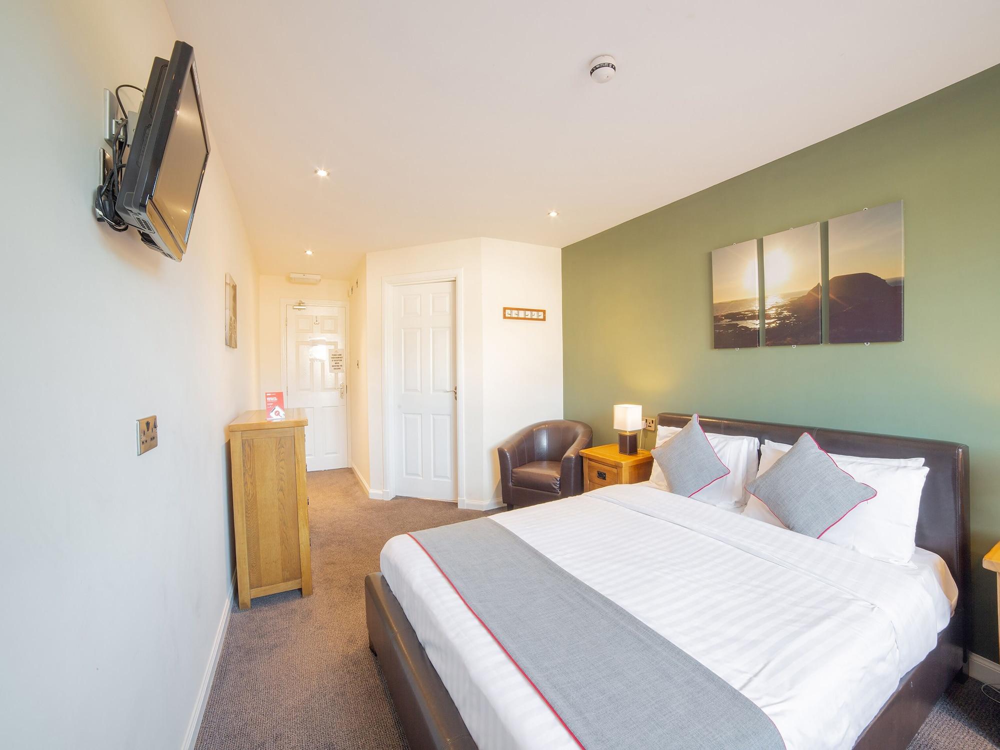 Oyo Douglas Hotel 3*